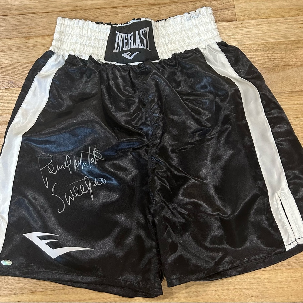 Pernell “Sweet Pea” Whitaker Signed Everlast Boxing Trunks – Schwartz Sports COA